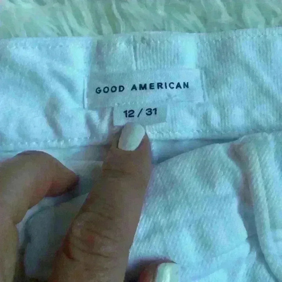 Good American wide leg cropped jeans. Size 12/31. White. - Picture 2 of 7